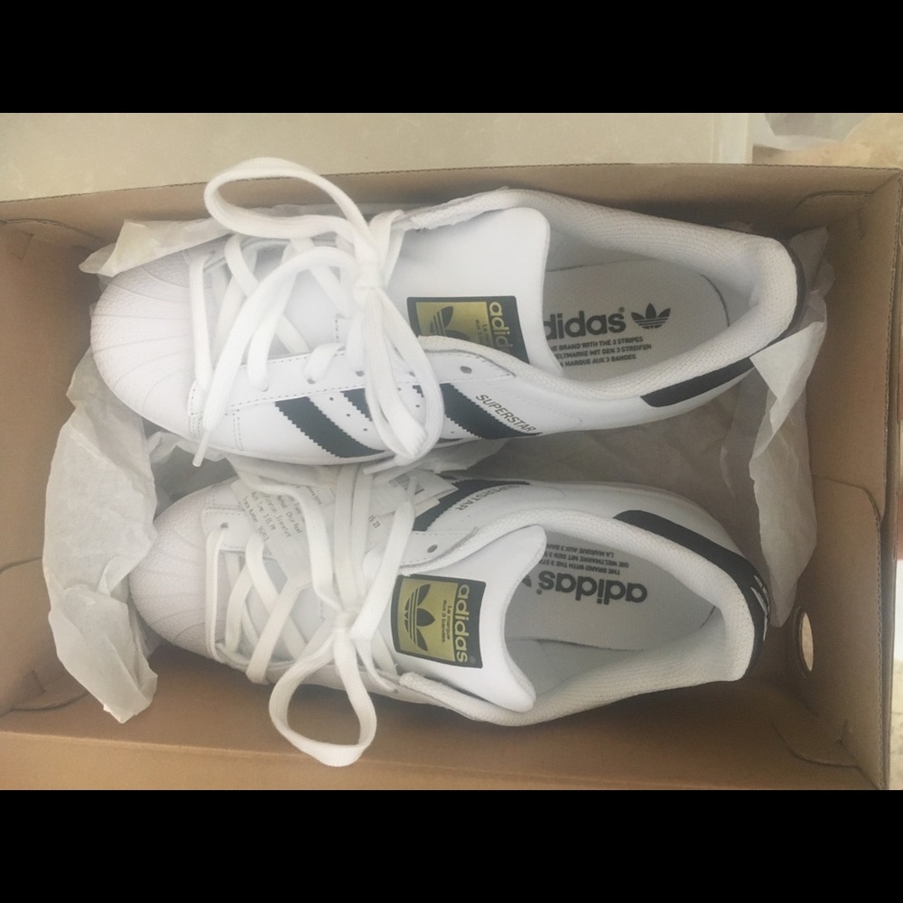 Women’s adidas superstars size 8